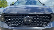Volvo XC40 2.0 B4P Plus Black Edition 5dr Auto Petrol Estate
